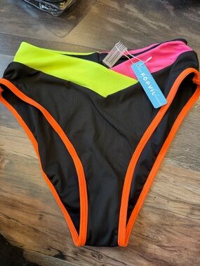 Original Fit V-Wire Color Block Bikini Bottoms